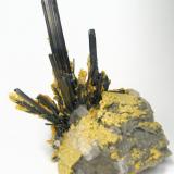 Stibnite, Baryte, calcite
Dahegou Mine, Lushi, Sanmenxia, Henan, China
Main stibnite crystal size: 90 mm x 10 mm (Author: Carles Millan)