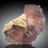 Fluorita, Barita<br />La Cabaña, zona minera de Berbes, Valdelmar, Berbes, Ribadesella, Comarca Oriente, Principado de Asturias (Asturias), España<br />13x9cm, cristales hasta 4cm de arista<br /> (Autor: Raul Vancouver)