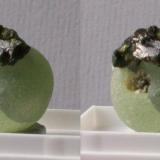Prehnite and Epidote; Kayes region, Mali.
Diameter 18-20mm, 14g. GN’s collection id 09MLPE001.
Taken in direct sunlight. Stereo pair. (Author: Gerhard Niklasch)