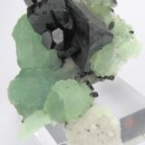 Babingtonite, prehnite, quartz
Qiaojia, Zhaotong, Yunnan, China
71 mm x 55 mm. Major crystal size: 22 mm on edge (Author: Carles Millan)