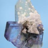 Scheelite, fluorite, quartz, calcite
Yaogangxian Mine, Yizhang, Chenzhou, Hunan, China
55 mm x 30 mm x 25 mm (Author: Carles Millan)