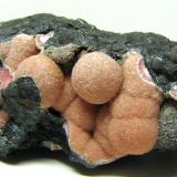 Rhodochrosite, Schlossberg mine, Geisenheim, Hesse, Germany, FOV approx 4 cm. (Author: Montanpark)