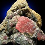 Rhodochrosite, Rothenberg mine, Oberneisen, Taunus Mts, Germany, width approx 6.5 cm. (Author: Montanpark)