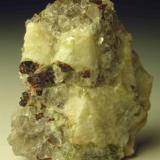 almandine garnet on graphic granite, 3 cm, Woodlawn quarry, Wilmington, DE (Author: Turbo)