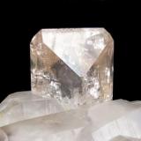 Topaz, quartz, mica
Gaoligong Mountains, Nujiang, Yunnan, China
96 mm x 74 mm. Main topaz crystal: 28 mm  tall x 24 mm wide

Close up view (Author: Carles Millan)