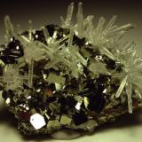 Pyrite, quartz, minor sphalerite (not shown), 7.8cm wide, Alimon Mine, Huaron Mining District San Jose de Huayllay District, Cerro de Pasco, Daniel Alcides Carrión Province, Pasco Department, Peru (Author: Turbo)