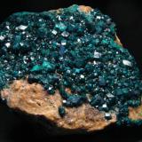 XL Dioptase specimen, from Altyn-Tyube deposit, Kirghiz Steppes, Karaganda Oblast, Kazakhstan

Size 170 x 130 x 80 mm (Author: olelukoe)