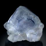 In this other image a beautiful crystal of slightly bluish hexaquisoctahedral habit can be seen and with the particularity show lines of growth in its interior. The edge mesures 5.5 cm.
Jeff Scovil photo (Author: jrg)