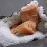 06012010OrangeHeulandite.jpg (Author: Gordian)