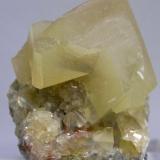 06232010TwinnedCalcite-1a.jpg (Author: Gordian)