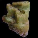 Piromorfita.
Minas del Horcajo, Almodóvar del Campo, Ciudad Real, Castilla La Mancha, España.
Grupo flotante de 3x2,5x1,5 cm. Cristales hasta 1,7x1,5 cm. Col. y foto Nacho Gaspar. (Autor: Nacho)