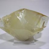 Calcita. Mina Elmwood, Tenessee, USA, 10,2x6x3,5 cm. (Autor: Edelmin)