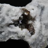 Esfalerita, Mina de Áliva (Cantabria). Pieza 14x6 Cristal 2cm (Autor: bolesminerales)