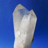 Cuarzo hialino (Lugo). Macla de 3 cristales, pieza de 13,5x5,5cm, el cristal mayor mide 11,5cm. (Autor: DAni)