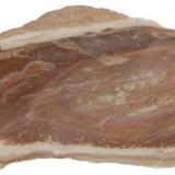 Sílex, Ben Guerir (Marruecos).
Tamaño: 5,3x12,9x3,4.
Lo cogí en la mina de fosfatos cuando estaba buscando dientes de tiburón, me recordó a un trozo de jamón serrano y no lo pude dejar que se "secara". (Autor: Andrés López)