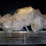 Cuarzo (variedad herkimer),
Middleville, Nueva York, U.S.A 
16x7x4 cm. (Autor: jaume.vilalta)