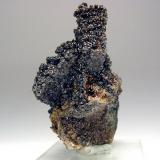 3910-Wulfenita y descloizita, mina Erupción, Sierra de Los Lamentos, Chihuahua, México, 5,8x3,6x2,8 cm. (Autor: Edelmin)