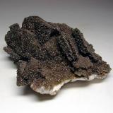 4036-Descloizita y vanadinita, Mina Erupción, Sierra de Los Lamentos, Chihuahua, México, 8,5x5,1x4 cm. (Autor: Edelmin)