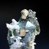 ARSENOPIRITA con cuarzo.
Minas de Cala-Cala-Sierra del Castillejo-Huelva.
Pieza de 5,2x2,7cm. Cristal 1x1,2cm. (Autor: DAni)