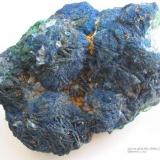 Rich azurite crystals with minor fluorite and malachite. A nice cabinet (8,5 cm in width) from the Clara mine, Oberwolfach, Black Forest (Author: Andreas Gerstenberg)