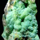 Turquesa sobre Wavellita<br />Palazuelo de las Cuevas, San Vicente de la Cabeza, Comarca Aliste, Zamora, Castilla y León, España<br />Tamaño de la pieza: 4 x 3.7 x 2 cm.<br /> (Autor: Jordi Fabre)