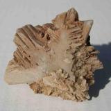 Aragonito<br />Merindad de Río Ubierna, Comarca Alfoz de Burgos, Burgos, Castilla y León, España<br />2,5 x 2 x 1 cm.<br /> (Autor: Ramón Jiménez)
