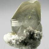 Calcita con Dolomita y Esfalerita<br />Mina de Áliva (Mina Las Mánforas), zona Minera Áliva, Camaleño, Comarca Liébana, Cantabria, España<br />3.3 × 2.5 × 2.1 cm / El cristal más grande mide: 3 × 2 cm<br /> (Autor: Jordi Fabre)