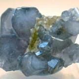 Fluorapatito con Siderita<br />Minas da Panasqueira, nivel 2, Aldeia de São Francisco de Assis, Covilhã, Castelo Branco, Cova da Beira, Centro, Portugal<br />3.4 × 2.7 cm<br /> (Autor: Jordi Fabre)