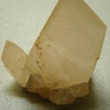 CalcitaMarble quarries, Vila Viçosa, Évora District, Alentejo Central Province, Alentejo Region, Portugal6x4x4 cm (Autor: Jorge Santos Garcia)