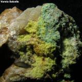 Fosfuranilita sobre cuarzoCunha Baixa Mine, Cunha Baixa, Mangualde, Viseu District, Dão-Lafões, Centro, Portugal4 x 2,5 x 2 cm. (Autor: Frederic Varela)