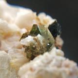 Titanita<br />Canteras de Mármol, Macael, Comarca Valle del Almanzora, Almería, Andalucía, España<br />Cristal  1 cm.<br /> (Autor: Nieves)