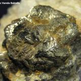 Pirita sobre calcita y galenaMas Corbera Mines, Riera de Corbera , Colera, Comarca Alt Empordà, Gerona / Girona, Catalonia / Catalunya, Spain6  x 5  cm; agregado de cristales de 2,5 cm (Autor: Frederic Varela)