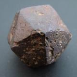 Limonita pseudomórfica de PiritaRespina Mine, Fuentes de Respina, Puebla de Lillo, Comarca Valle de Boñar, León, Castile and León, Spain20 x 20 x 20 mm,. (Autor: JACendon)