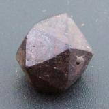 Limonita pseudomórfica de PiritaRespina Mine, Fuentes de Respina, Puebla de Lillo, Comarca Valle de Boñar, León, Castile and León, Spain8 x 8 x 8 mm. (Autor: JACendon)