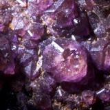 Fluorita de Arteixo, arista del cristal mayor, 5 mm. (Autor: usoz)