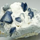 Benitoite on Natrolite
Benitoite Gem Mine, San Benito County, California
Specimen size: 8.5 x 6.2 cm (Author: am mizunaka)