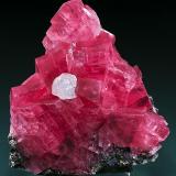 Rhodochrosite with Fluorite
Murphy&rsquo;s Pocket, Sweet Home Mine, Alma District, Park Co., Colorado
Specimen size 5 x 6.5 cm. (Author: am mizunaka)