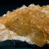 Barite
Sherman Mine, Leadville District, Lake Co., Colorado
Specimen size 14.4 x 5.5 cm. (Author: am mizunaka)