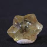 Trilling twinned Chrysoberyl - 1,3 cm X 0,9 cm X 1,1 cm
Itaguaçu, Espirito Santo, Brazil (Author: silvio steinhaus)