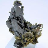 Ferberite, apatite, siderite, mica
Panasqueira Mines, Panasqueira, Covilhã, Castelo Branco District, Portugal
71 mm x 60 mm x 60 mm (Author: Carles Millan)