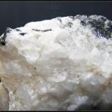 FERBERITA cristalizada sobre CUARZO - Santa Eufemia - Córdoba - 7cm x 8.5cm (Autor: Mijeño)