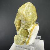 Forsterita-Clinohumita
El Juanar - Ojén - Málaga - Andalucía - España
Cristal de 9 cm (Autor: Diego Navarro)