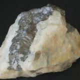 Esfalerita - Mines d’Osor, La Selva, Girona, Catalunya, España
Medidas: 5,5x3,6x3,5 cms (Autor: Joan Martinez Bruguera)