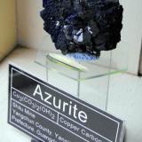 Azurite. Shilu Mine, Yangchun County, Yangjiang, Prefecture, Guangdong Province, China. 6 x 3.5 x 3.5 cm. (Author: Lumaes)