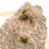 Pumpellyta Fe2+, Clinozoisita y Oligoclasa - Cantera de los Arenales - Toràs - Castelló - Comunitat Valenciana - España - 6,7 x 6,0 x 3,9 (Autor: Martí Rafel)