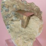 Pirita con matriz - Ampliación A. Victória, Navajun, La Rioja, españa
Medidas: 6,5 x 6 x 4,5 cms (Autor: Joan Martinez Bruguera)