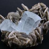 Beryl, muscovite
Nagar, Hunza Valley, Gilgit-Baltistan, Pakistan
78 mm x 53 mm x 42 mm. Main beryl crystal: 28 mm tall, 22 mm wide (Author: Carles Millan)