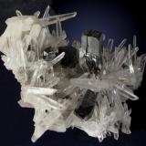 Quartz with Hubnerite. 9.5x7x5 cm. (Author: José Miguel)