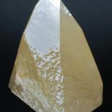 Calcita - Alto da Serra, Rio Maior, Portugal
Medidas: 5,5 x 4 x 2,5 cms (Autor: Joan Martinez Bruguera)