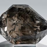 Smoky Quartz var Herkimer Diamond
Ace of Diamonds Mine, Herkimer Co., New York
Specimen size 8 x 5.3 cm. (Author: am mizunaka)